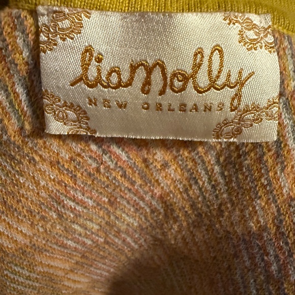 Adorable OS Local Designer Sweater with Tunic Coin Pockets - Picture 7 of 8